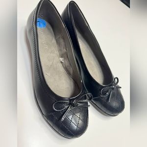 Womens Size 7.5 Black Shoes